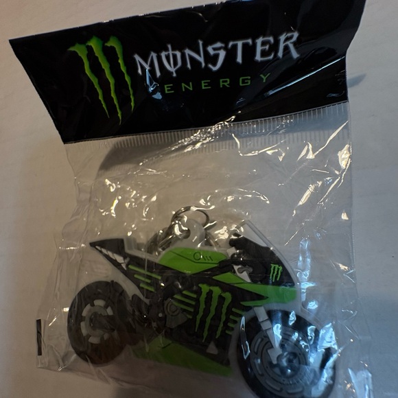 Monster Energy Green Motorcycle Keychain New 2025 - Picture 1 of 3